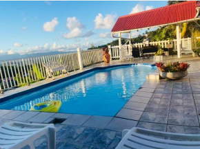 Appartement charmant à Rivière-Pilote avec piscine privée